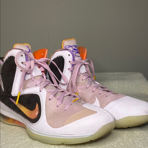 Nike Lebron 9 'Regal Pink' Sneakers in Pink and Velvet Brown (US 11.5) - Picture 3 of 9
